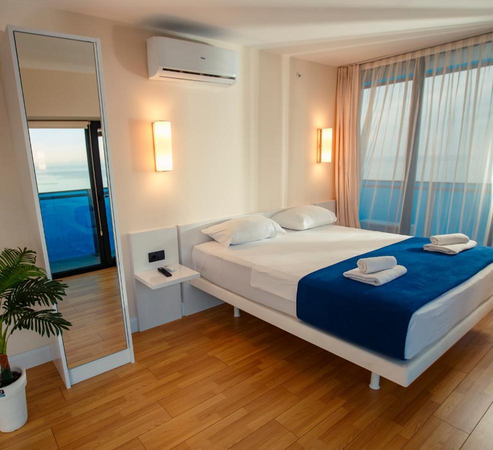 Orbi City Skyscraper With Sea View Batumi Exterior photo